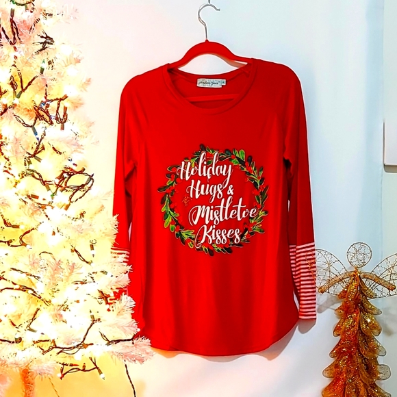 Holiday Hugs and Mistletoe Kisses Tee - Picture 4 of 4